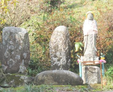 廻国塔・猿田彦・延命地蔵